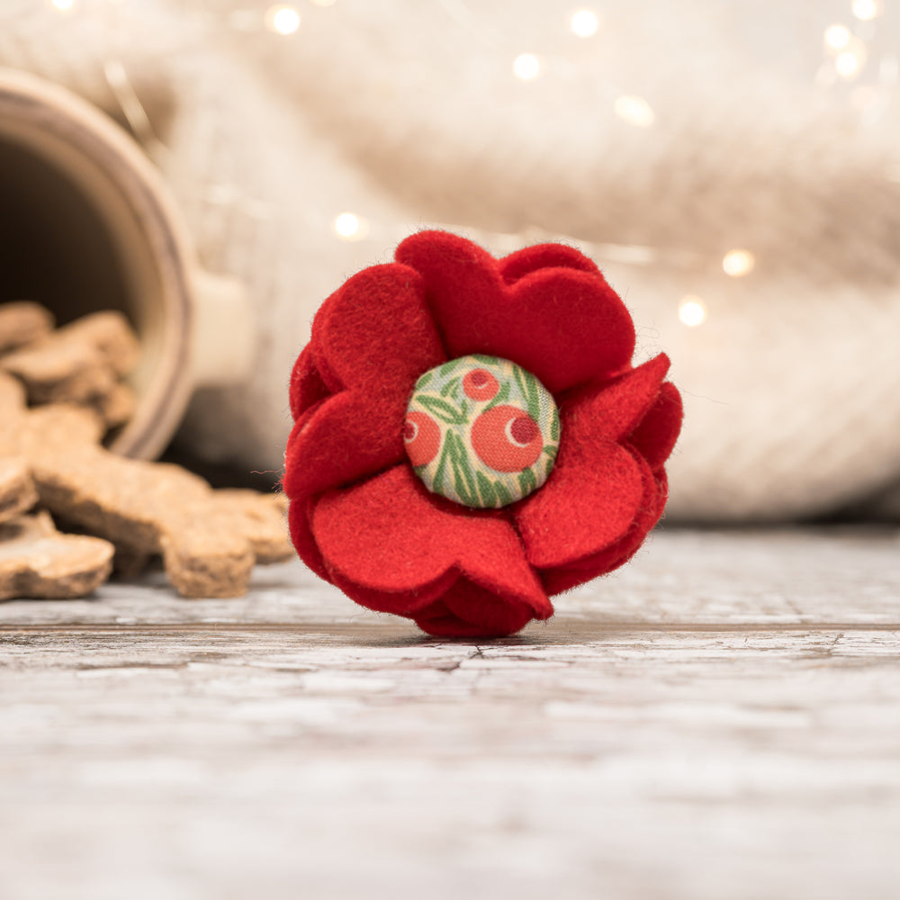 LIBERTY YEW BERRY DOG COLLAR FELT FLOWER