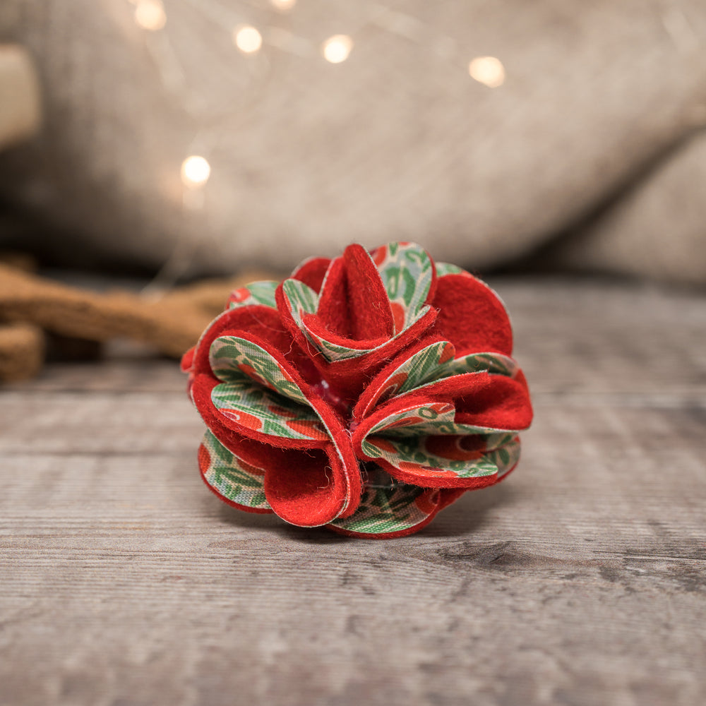 LIBERTY YEW BERRY FULL  FELT DOG COLLAR FLOWER